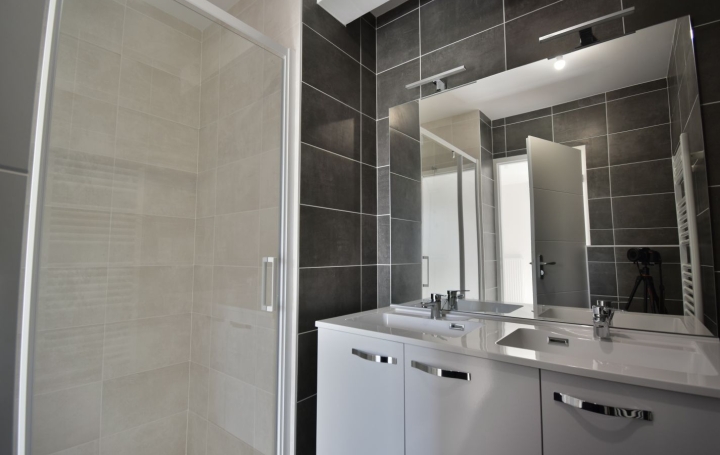 5 Pièces CHOLET (49300)  104 m2 364 000 € 
