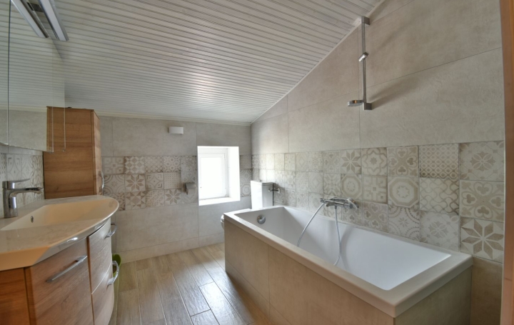 Maison TORFOU (49660)  159 m2 297 825 € 