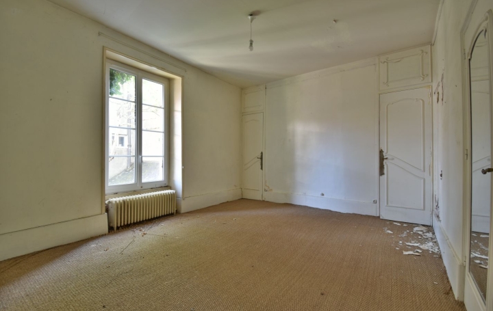 Immeuble CHOLET (49300)  315 m2 426 400 € 