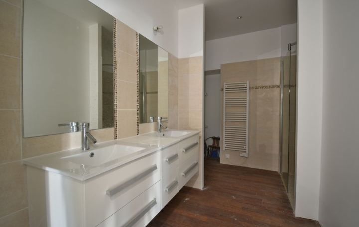 Immeuble CHOLET (49300)  315 m2 426 400 € 