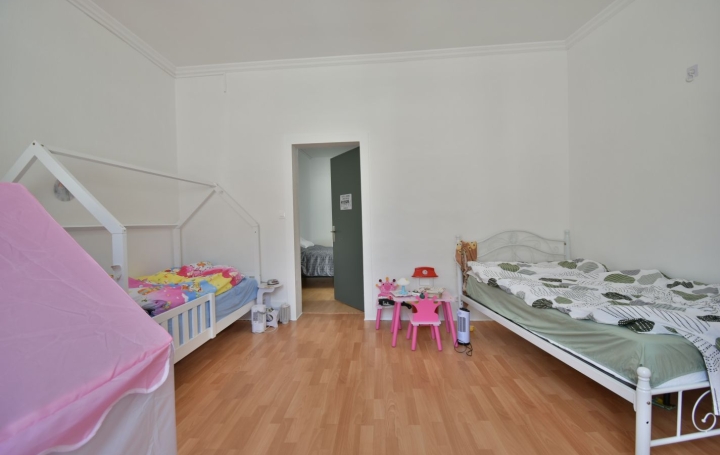 8 Pièces CHOLET (49300)  188 m2 332 000 € 