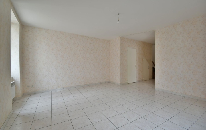 Maison YZERNAY (49360)  80 m2 101 175 € 
