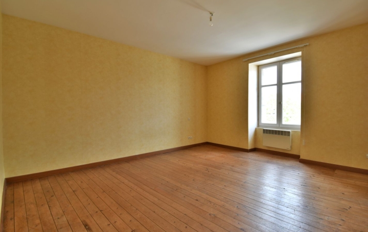 Maison YZERNAY (49360)  80 m2 101 175 € 