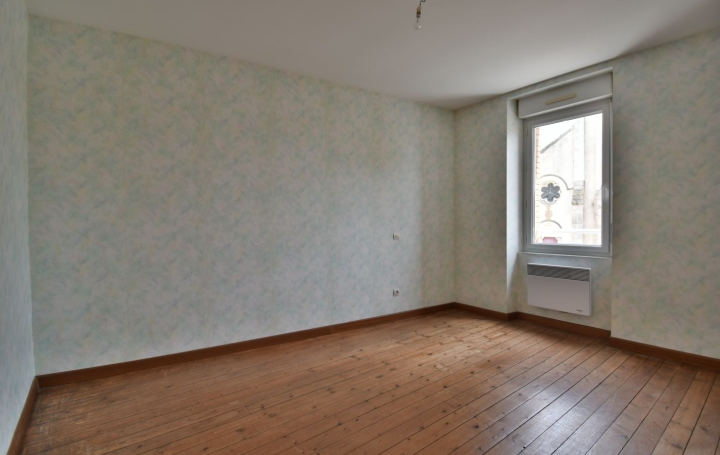 Maison YZERNAY (49360)  80 m2 101 175 € 