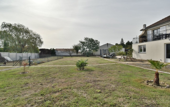 Maison CHOLET (49300)  165 m2 379 600 € 