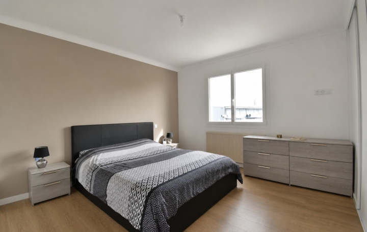 Maison CHOLET (49300)  165 m2 379 600 € 