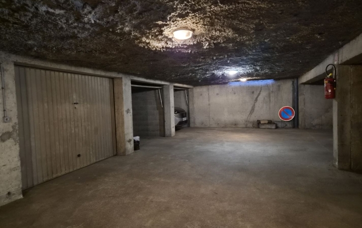Garage CHOLET (49300)  15 m2 18 900 € 