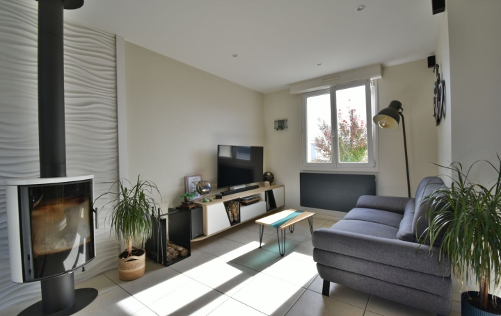 Maison VILLEDIEU-LA-BLOUERE (49450)  92 m2 194 250 € 