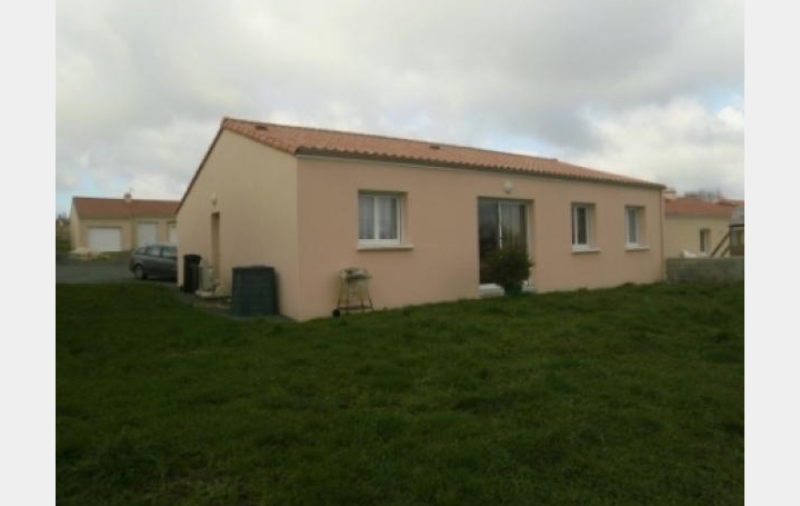 Réseau Immo-diffusion : Maison  MORTAGNE-SUR-SEVRE  81 m2 163 990 € 