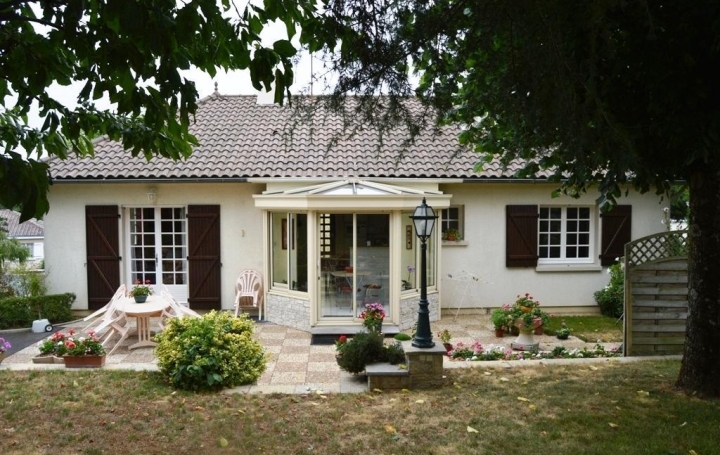 Réseau Immo-diffusion : Maison  MAULEVRIER  102 m2 204 500 € 