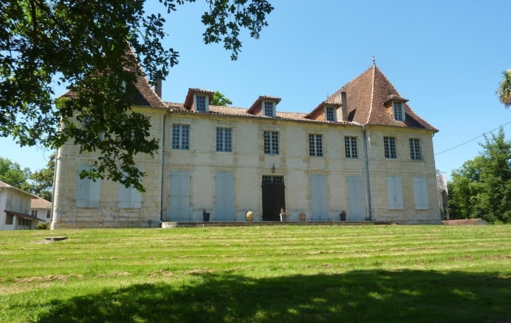 Réseau Immo-diffusion : Domaine  RIVIERE-SAAS-ET-GOURBY  700 m2 682 500 € 