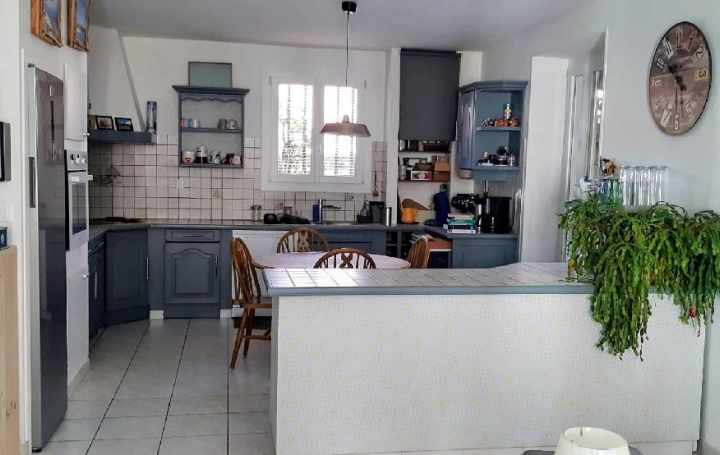 Maison SERVIAN (34290)  220 m2 389 000 € 