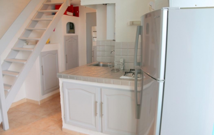 Studio LE CAP-D'AGDE (34300)  25 m2 273 € 