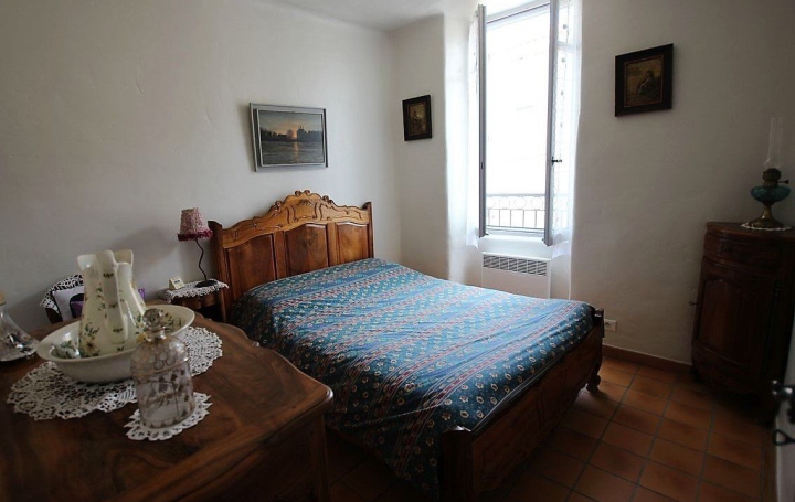 3 Pièces CHATEAURENARD (13160)  56 m2 656 € 