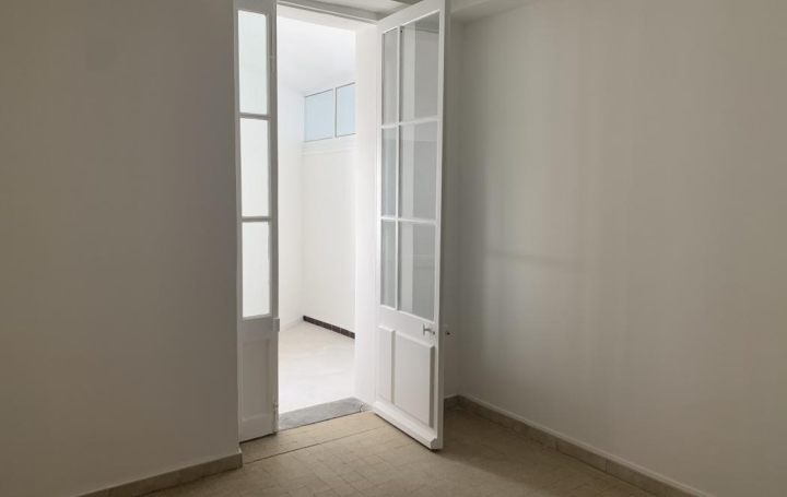 3 Pièces SORGUES (84700)  81 m2 630 € 