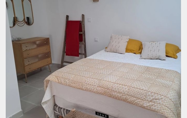 Maison de village CHATEAUNEUF-DU-PAPE (84230)  81 m2 850 € 