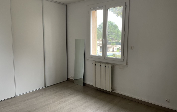 Maison SORGUES (84700)  98 m2 1 004 € 