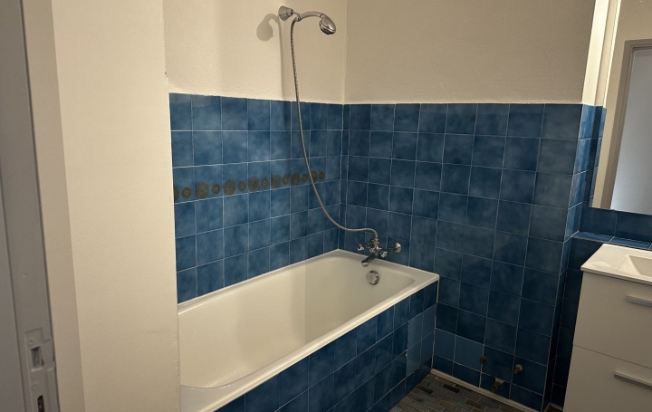 2 Pièces AVIGNON (84000)  55 m2 680 € 