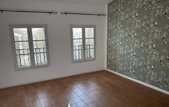 2 Pièces AVIGNON (84000)  55 m2 680 € 