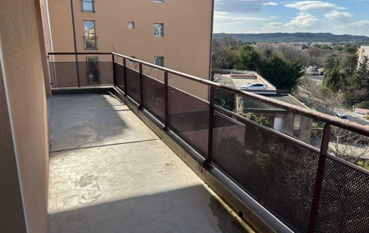 2 Pièces LES ANGLES (30133)  54 m2 850 € 