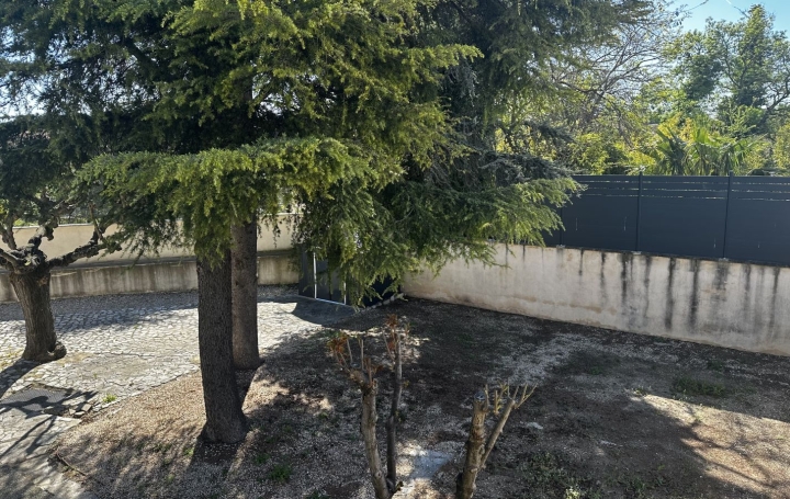 3 Pièces LE PONTET (84130)  69 m2 780 € 