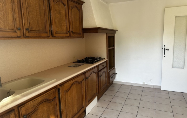 3 Pièces LE PONTET (84130)  69 m2 780 € 