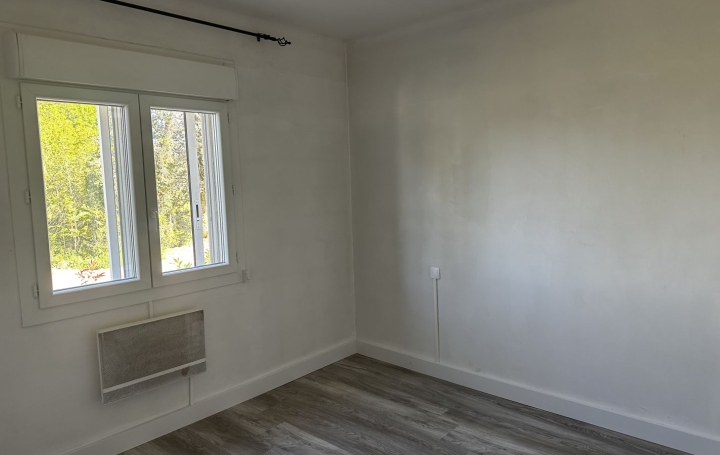 3 Pièces LE PONTET (84130)  69 m2 780 € 