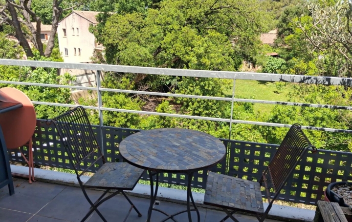 2 Pièces SORGUES (84700)  50 m2 670 € 
