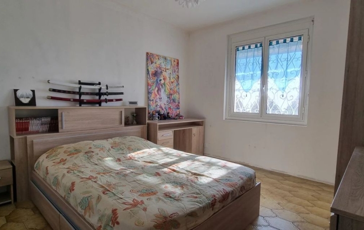 Maison SORGUES (84700)  171 m2 399 000 € 