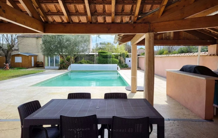 Maison SORGUES (84700)  171 m2 399 000 € 