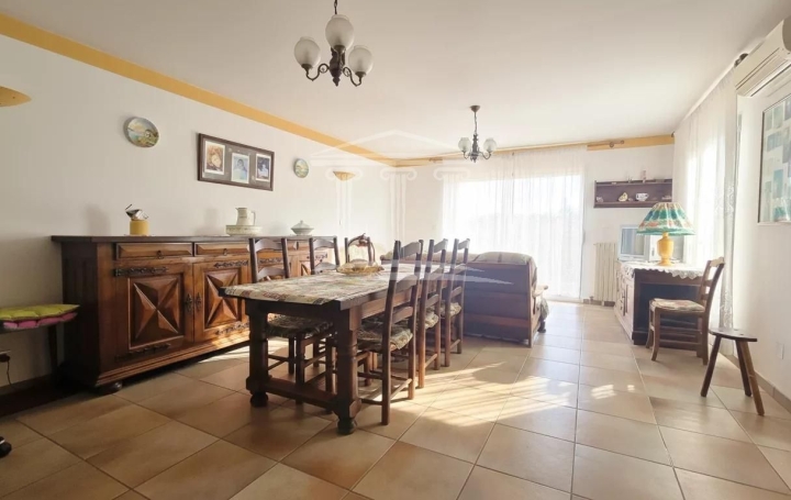 Maison JONQUIERES (84150)  164 m2 285 000 € 