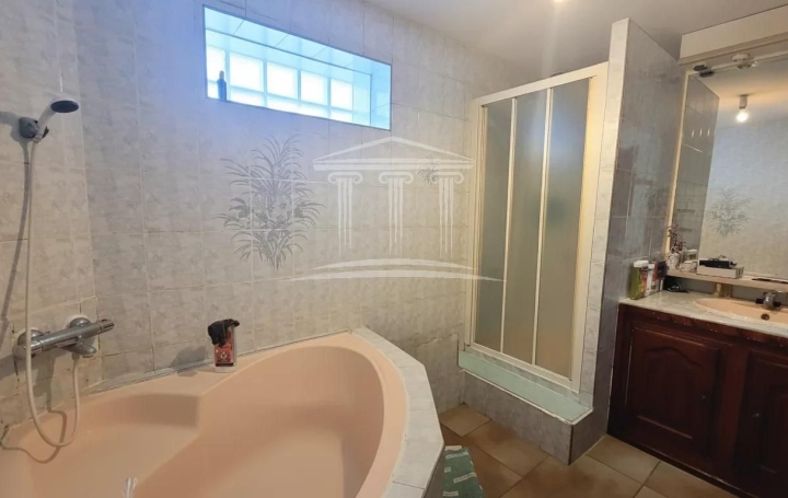 Maison JONQUIERES (84150)  164 m2 285 000 € 