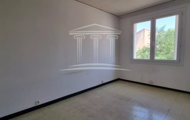 3 Pièces SORGUES (84700)  52 m2 87 000 € 