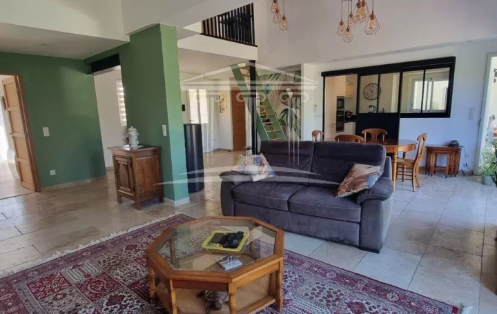 Maison SORGUES (84700)  135 m2 389 000 € 