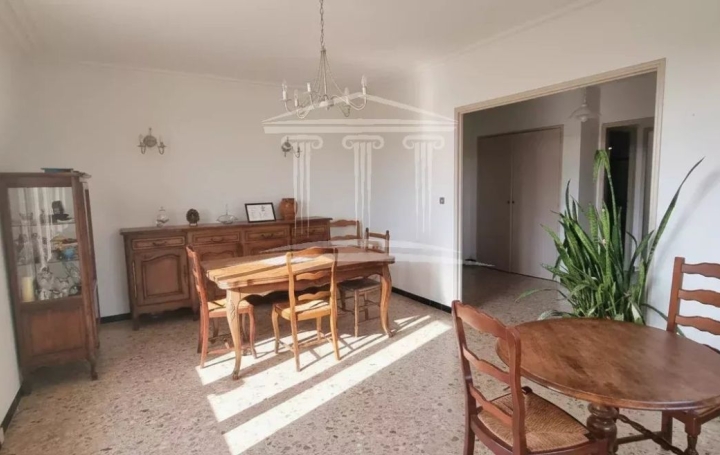 Maison SORGUES (84700)  210 m2 418 000 € 