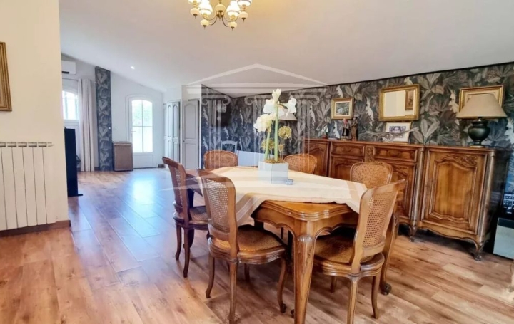 Maison SORGUES (84700)  151 m2 458 000 € 