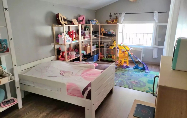 Maison SORGUES (84700)   184 000 € 