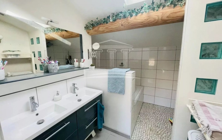 Maison SORGUES (84700)   184 000 € 