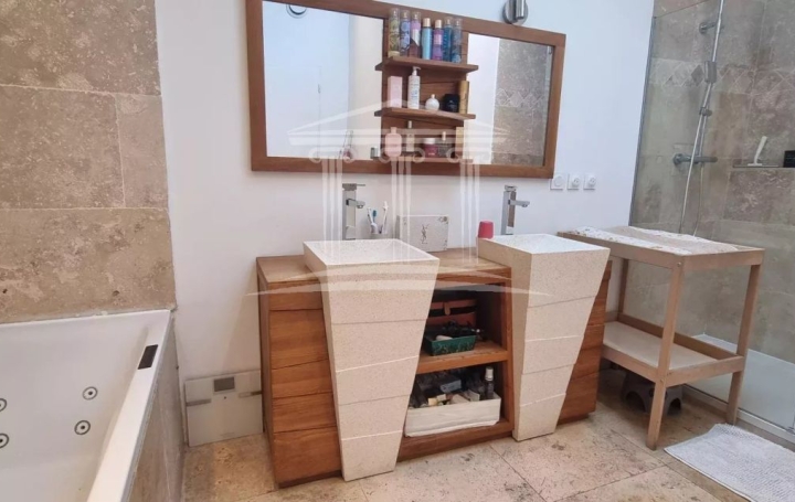 Maison SORGUES (84700)  104 m2 250 000 € 