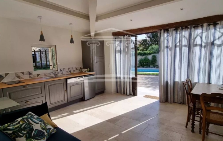 Maison de ville SORGUES (84700)  185 m2 550 000 € 