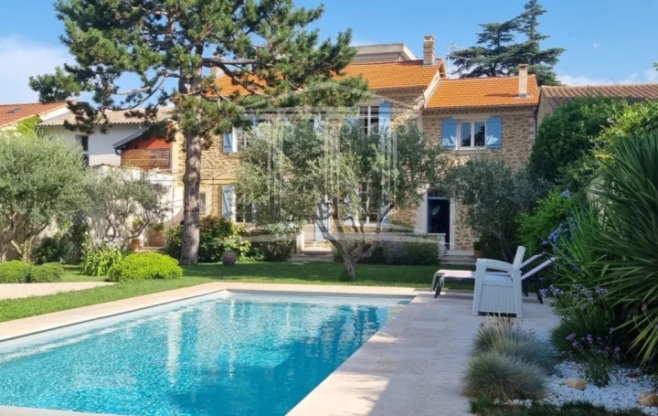 Maison / Villa SORGUES (84700) 185 m<sup>2</sup> 550 000 € 