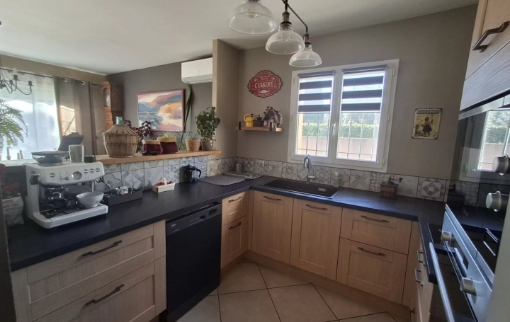 Maison SORGUES (84700)  146 m2 345 000 € 