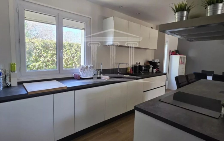 Maison SORGUES (84700)  188 m2 515 000 € 