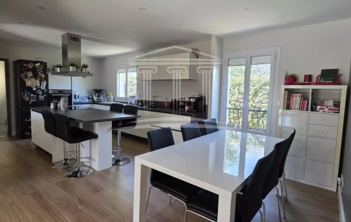 Maison SORGUES (84700)  188 m2 515 000 € 