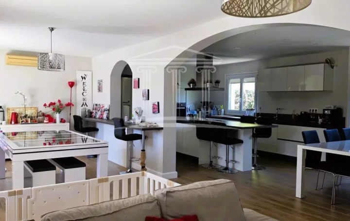 Maison SORGUES (84700)  188 m2 515 000 € 