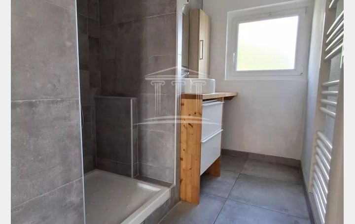 3 Pièces SORGUES (84700)  66 m2 100 000 € 
