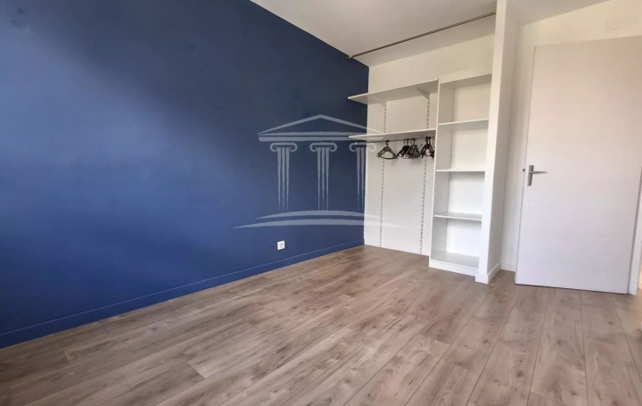 3 Pièces SORGUES (84700)  66 m2 100 000 € 