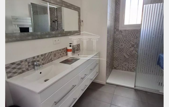 Maison SORGUES (84700)  130 m2 450 000 € 
