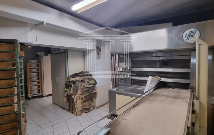 Immeuble SORGUES (84700)  238 m2 199 000 € 