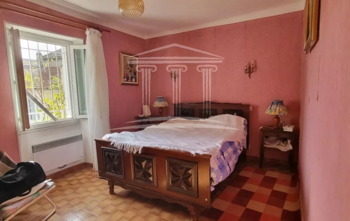 Immeuble SORGUES (84700)  238 m2 199 000 € 